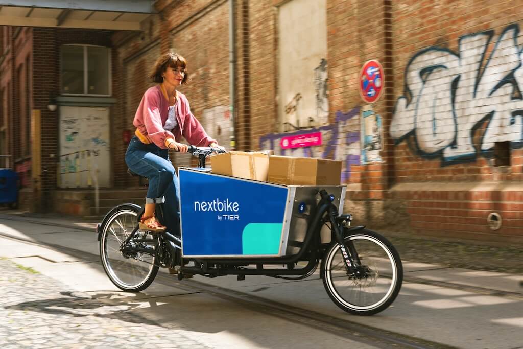 Cargo bike delivery is much faster than polluting vans and trucks with massive benefits