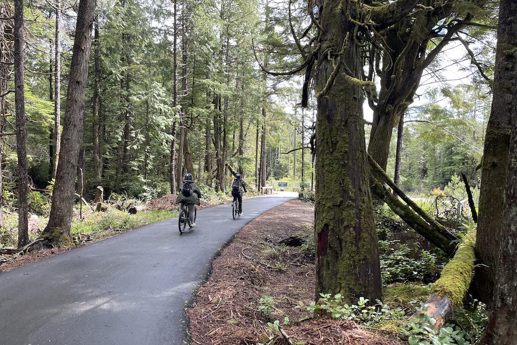 bicycle route between Tofino and Ucluelet